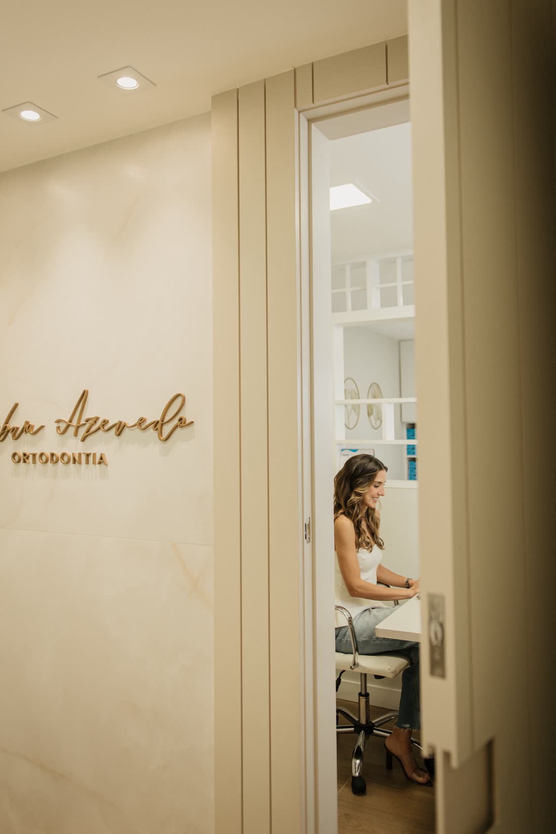 Sala de atendimento do consultório odontológico da Dra. Bárbara Azevedo